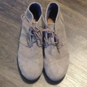 Toms wedge booties